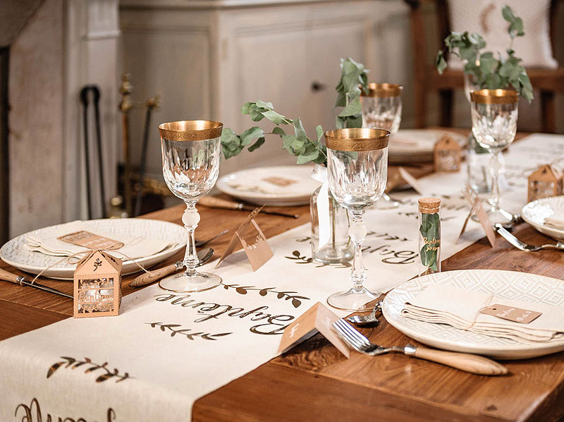 Chemin de Table Baptême Lin et Doré | Décoration de table bapteme